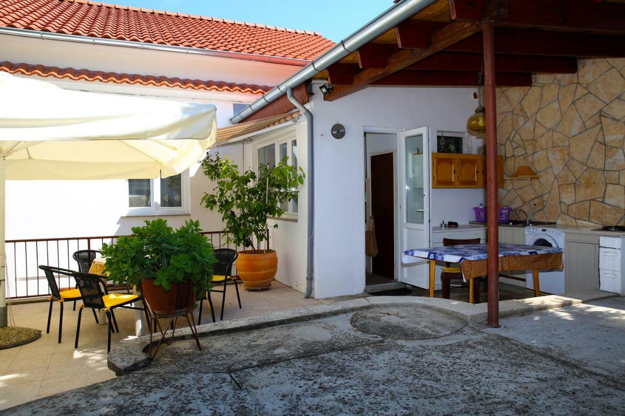 Seaside Apartment Тисно Екстериор снимка