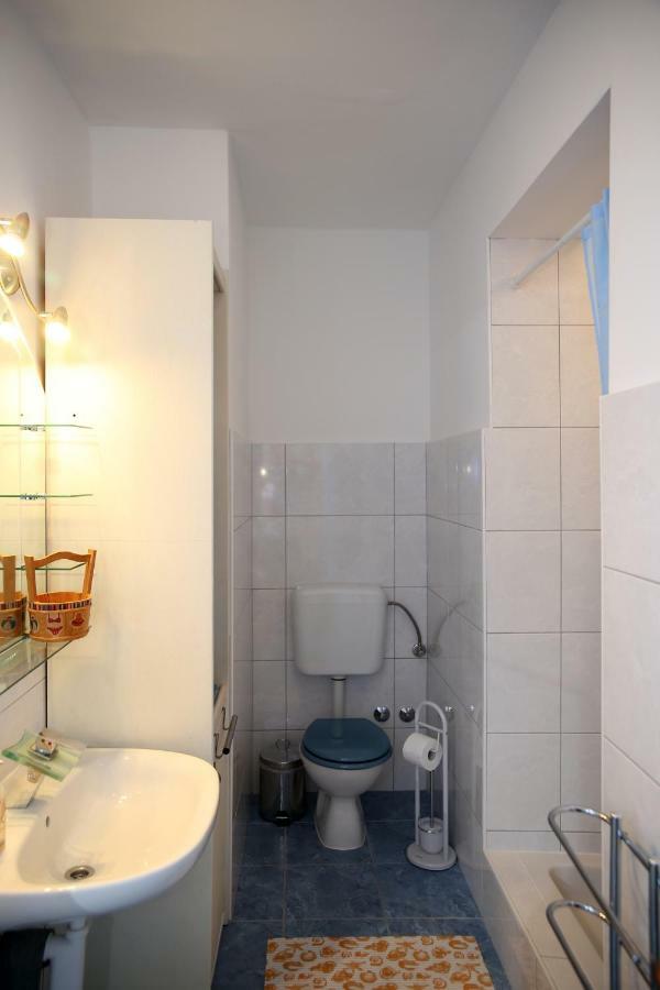 Seaside Apartment Тисно Екстериор снимка
